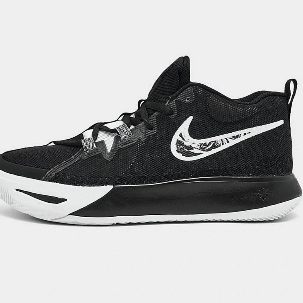 BIG KIDS' NIKE KYRIE FLYTRAP 6 BASKETBALL‎ SHOES